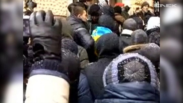 Antyrządowi demonstranci zajęli siedzibę administracji obwodowej w kolejnym mieście na Ukrainie. To miejscowość Chmielnicki.