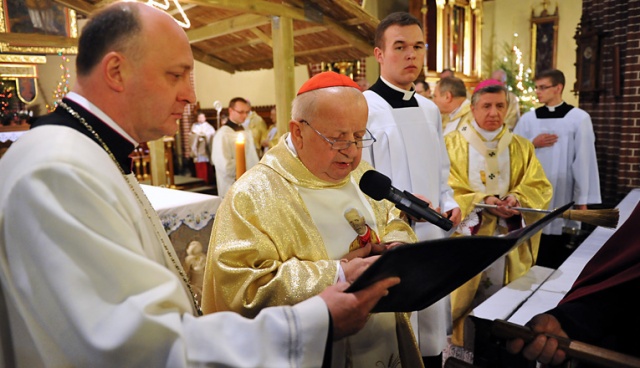 Kardynał Dziwisz: Na Pomorzu Zachodnim papież czuł się jak u siebie w domu [ZDJĘCIA]