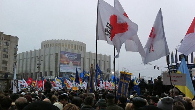 Zakazu wjazdu do Unii Europejskiej i zamrożenia kont na zachodzie dla przedstawicieli rządu Ukrainy domagał się w sobotę na Monachijskiej Konferencji Bezpieczeństwa jeden z liderów opozycji Witalij Kliczko - informuje Polska Agencja Prasowa.