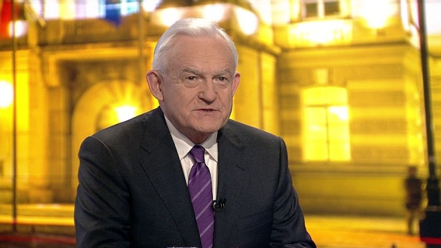 W prokuraturze w Sieradzu zakończyło się przesłuchanie mężczyzny, który w piątek wieczorem zaatakował torebką z płynem Leszka Millera.