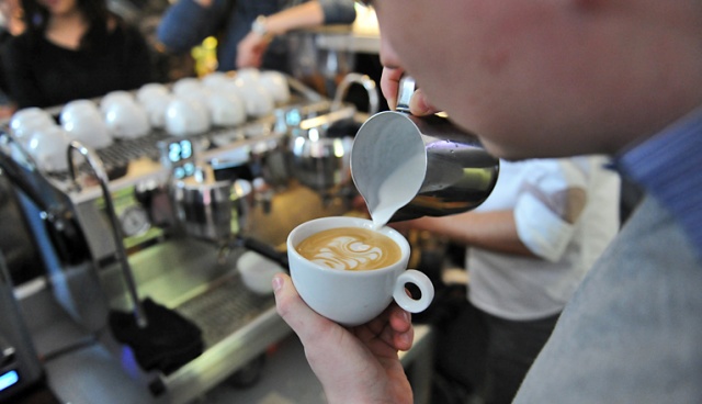 Malowali wzory mlekiem na kawie. W Szczecinie odbył się konkurs Latte Art [ZDJĘCIA, WIDEO]