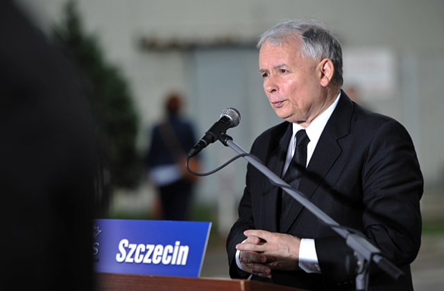 Zmiany w administracji, szkolnictwie i służbie zdrowia zapowiedział w sobotę prezes Prawa i Sprawiedliwości, Jarosław Kaczyński i przedstawił nowy program partii.