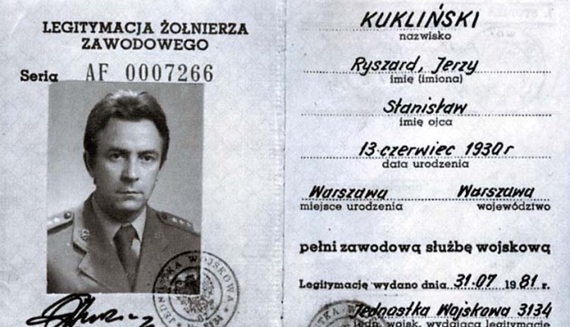 Ryszard Kukliński odważnie przeciwstawił się komunistycznemu reżimowi, stając w jednym szeregu z bohaterami walk o polską niepodległość - taką uchwałę przyjął w piątek polski Sejm.