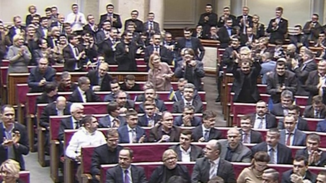 Ukraina ma nowy rząd. Jaceniuk został premierem [WIDEO]
