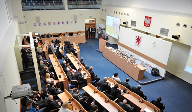 28 sportowców i trenerów z Pomorza Zachodniego otrzymało w środę nagrody finansowe od marszałka województwa zachodniopomorskiego Olgierda Geblewicza. To za sukcesy osiągnięte w ubiegłym roku.