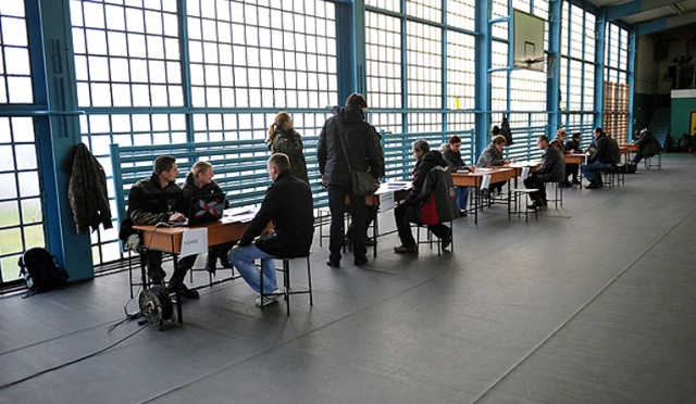 Narodowe Siły Rezerwowe przejdą reformę. Ministerstwo Obrony Narodowej zapewnia, że wie jak przyciągnąć do służby rezerwistów i stworzyć z nich sprawne i zwarte jednostki - informuje Rzeczpospolita.