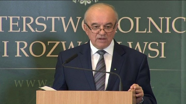 Afrykański pomór świń przyczyną rezygnacji ministra rolnictwa Stanisława Kalemby. Polityk PSL-u oficjalnie podał się w czwartek do dymisji.