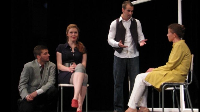 Amatorski teatr ze Szczecina walczy o dotację z miasta. Teatr Nie Ma gra za co łaska, aktorzy sami przygotowują scenografię, oprawę muzyczną i kostiumy. Regularnie są też zapraszani na festiwale w Europie, ale nie mają pieniędzy na wyjazdy.