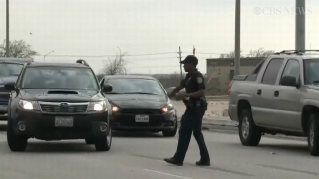 Cztery osoby, w tym sprawca zginęły w strzelaninie, do której doszło w środę w bazie wojskowej Fort Hood w Teksasie w USA.