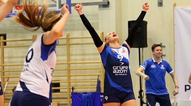 Policzanki muszą pokonać w piątek na wyjeździe Tauron MKS Dąbrowa Górnicza w trzecim półfinałowym meczu play-off.