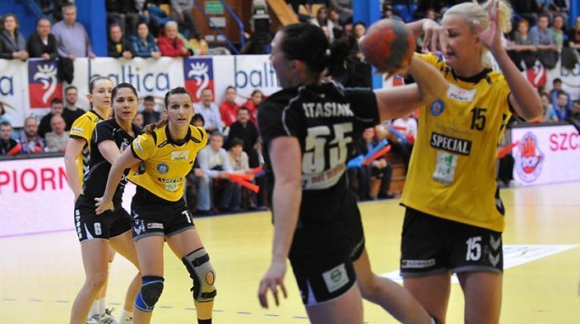 Piłkarki ręczne Pogoni Baltica przegrały ze Startem Elbląg 21:26 w pierwszym meczu fazy play-off rozgrywek o mistrzostwo Polski.
