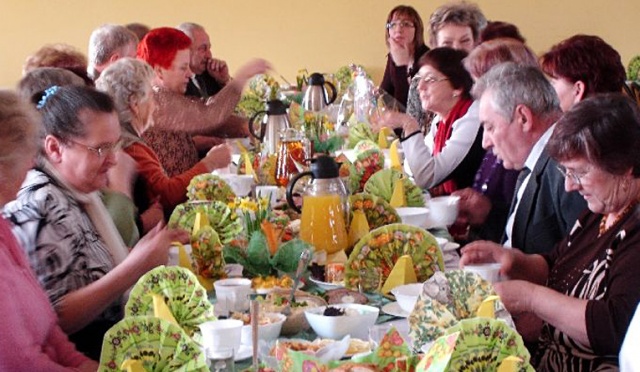 Około 300 zł będzie nas kosztowało wielkanocne śniadanie. Na tegoroczne święta wydamy mniej więcej tyle, co w ubiegłym roku - tak wynika z raportu firmy SedlakSedlak.