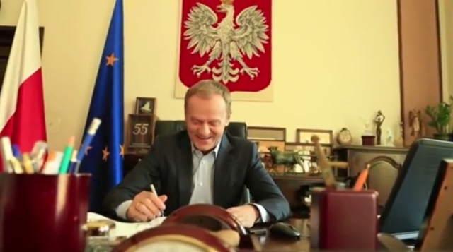 Tajemnicze nagranie wrzuciła do sieci kancelaria premiera Donalda Tuska. Na 13-sekundowym filmie szef rządu śpiewa znany przebój Beatlesów Hey Jude.