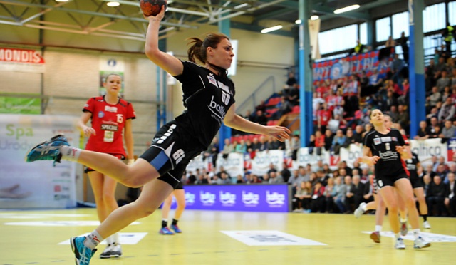 Szczecińskie szczypiornistki oddalają się od finału MP