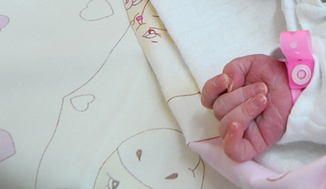 Dramatycznie spada w Polsce liczba urodzeń - alarmuje Rzeczpospolita. Jak wynika z raportu demografów Uniwersytetu Łódzkiego, jeden z najmniejszych współczynników dzietności ma Pomorze Zachodnie.