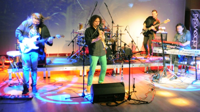 Kolejna odsłona Muzycznej Sceny Radia Szczecin. Tym razem zaprezentowała się szczecińska grupa art rockowa Lebowski. Koncertu zespołu można było posłuchać w piątkowej audycji Schody do nieba.