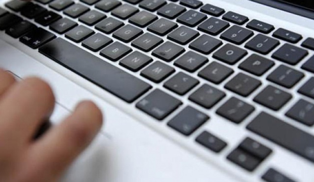 E-mail do urzędu równie ważny jak tradycyjny list. Od poniedziałku urzędnicy muszą odpowiadać na wysłane do nich przez internet wiadomości, tak jak na tradycyjny list, dostarczany przez pocztę - informuje TVN24 Biznes i Świat.