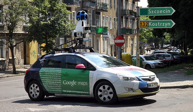 Samochody Google Street View znów wyjeżdżają na polskie ulice. Każdy z nich będzie wyposażony w aparat z kilkunastoma obiektywami, który będzie robił panoramiczne zdjęcia naszych miast.