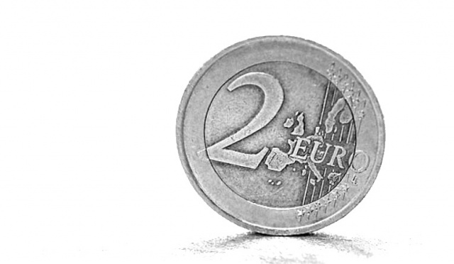 Koalicja rządowa uzgodniła, że niektórzy będą mogli przechodzić na emeryturę po ukończeniu 63 lat, czyli o dwa lata szybciej.