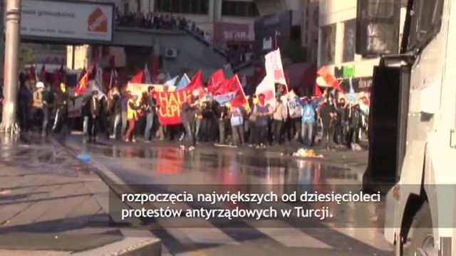 Prawie 120 osób aresztowano podczas demonstracji w rocznicę największych od dziesięcioleci protestów antyrządowych w Turcji.
