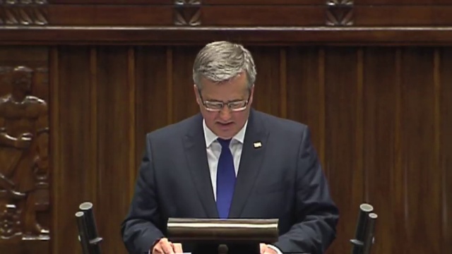 Jeśli nie przyspieszymy reform, rozwój Polski zostanie spowolniony - powiedział w orędziu prezydent Bronisław Komorowski. W środę po południu odbyło się uroczyste posiedzenie Zgromadzenia Narodowego, które zebrało się po raz trzynasty od 1989 roku.