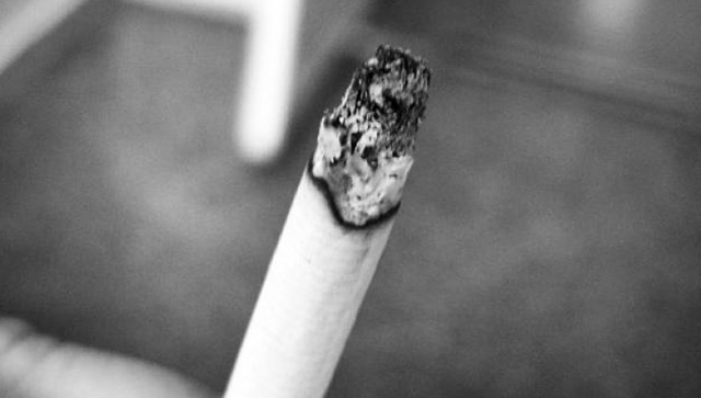 Zyski z akcyzy są mniejsze niż zakładał budżet - pisze Rzeczpospolita.