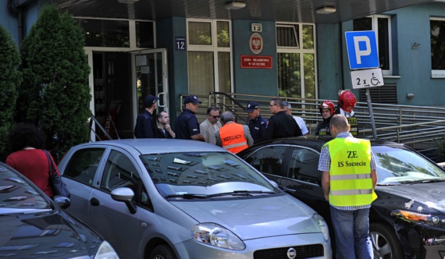 Alarm bombowy w Szczecinie. Ewakuowano pracowników Izby Skarbowej i PZU