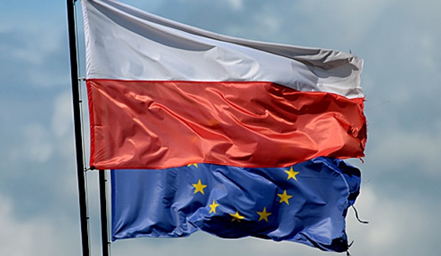 Największy majątek ma Rosati, najwięcej na koncie Gróbarczyk. Posłowie do europarlamentu publikują swoje oświadczenia majątkowe. Wśród nich politycy, którzy startowali z okręgu zachodniopomorsko-lubuskiego.