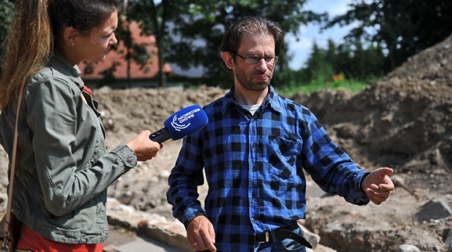 Prehistoryczną osadę z epoki kamienia chce zbadać archeolog z Przecławia. W ten weekend Marcin Dziewanowski rozpoczyna wykopaliska w Siadle Górnym pod Szczecinem.