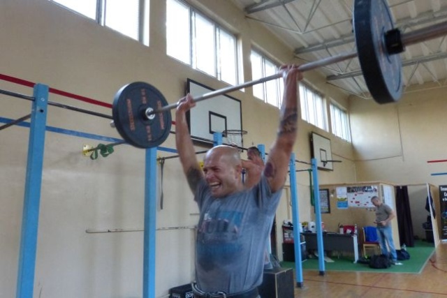 Gwiazdy szczecińskiej gali KSW szlifują formę przed październikowymi walkami. Nad siłą i kondycją pracuje między innymi Maciej Jewtuszko z Berserkers Team Szczecin.