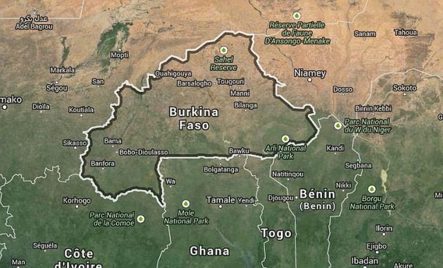 Samolot pasażerski, który leciał z Burkina Faso do Algieru, rozbił się kilkadziesiąt minut po starcie - informuje agencja Reuters, powołując się na algierskie władze.