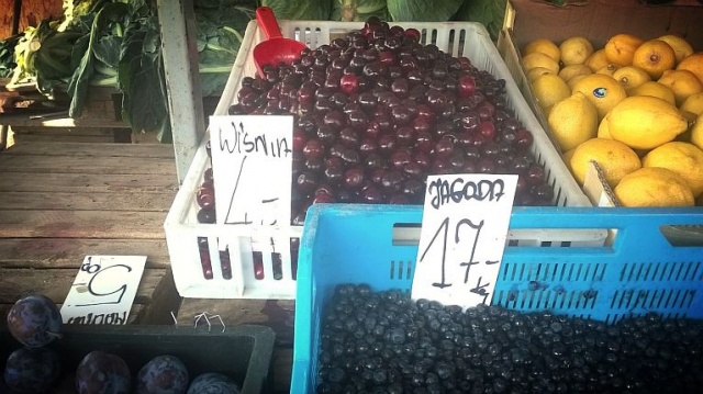 40 groszy za kilogram porzeczek, 80 groszy za kilogram wiśni. Tyle producenci otrzymają w skupie za swoje owoce.