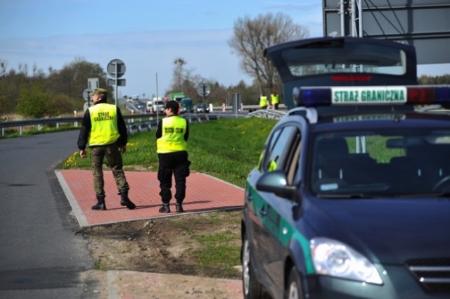 Kolejki chętnych do pracy w Straży Granicznej, ale miejsc w służbie brak. Tak jest m.in. w Szczecinie, Świnoujściu i Rewalu.
