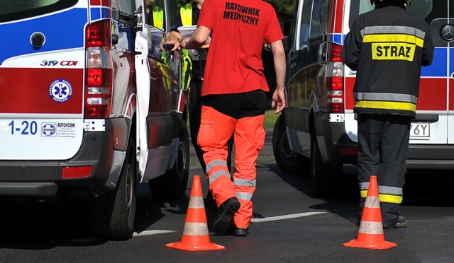 Troje 13-latków zostało porażonych prądem na karuzeli w miejscowości Glinianka na Mazowszu. Wszyscy trafili do szpitala. Do zdarzenia doszło w niedzielę wieczorem.