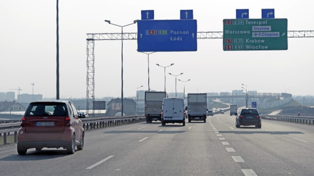 Najpóźniej we wrześniu rząd zdecyduje o tym, jak będziemy płacić za jazdę po polskich autostradach - zapowiedziała minister infrastruktury, Elżbieta Bieńkowska.