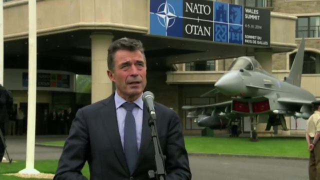Przed rozpoczęciem z dziennikarzami spotkał się sekretarz generalny Sojuszu. Anders Rasmussen zapowiedział, że ten szczyt nada kształt przyszłemu wyglądowi NATO.