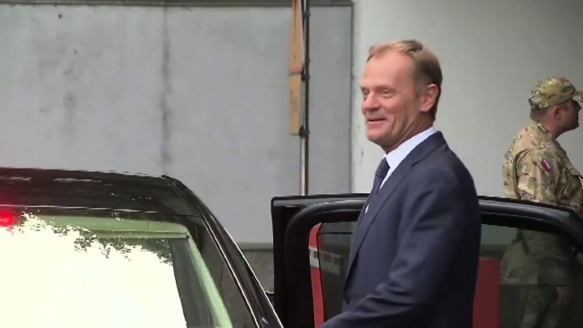 Po posiedzeniu Rady Bezpieczeństwa Narodowego premier Donald Tusk, złożył dymisję na ręce prezydenta Bronisława Komorowskiego.