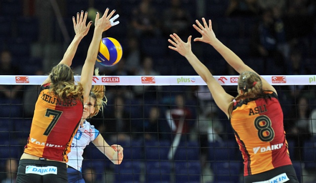 Mistrzynie kraju i zdobywczynie Pucharu oraz Superpucharu Polski w towarzyskim meczu pokonały Galatasaray Stambuł 3:0 w setach do 21, 19 i 21.