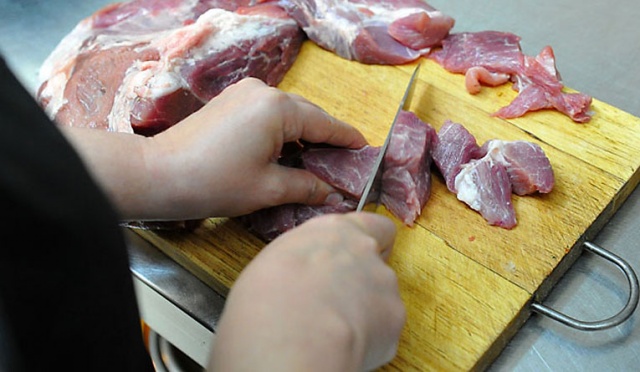 Braki mięsa spowodowane wprowadzeniem embarga na produkty z Zachodu Rosja ma zamiar zrekompensować ubojem reniferów.