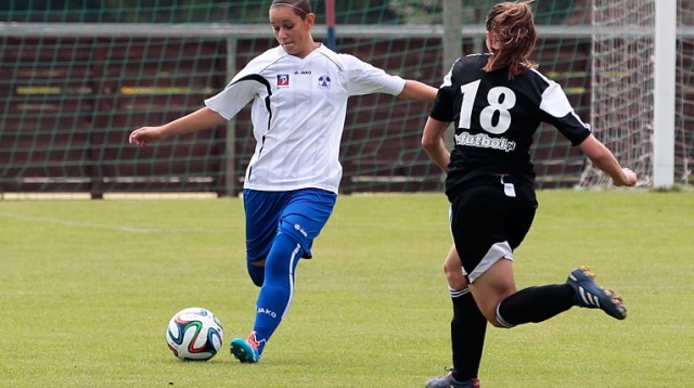 Piłkarki nożne Olimpii Szczecin zremisowały z KKP Bydgoszcz 1:1 w 11. kolejce rozgrywek o mistrzostwo Polski. Beniaminek ekstraligi po bramce Magdaleny Lachman w 49 minucie prowadził 1:0.