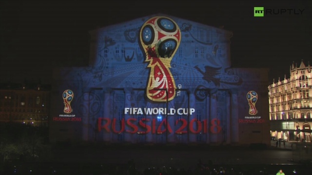 Logo piłkarskich mistrzostw świata 2018 pokazali Rosjanie. Znak promujący mundial wyświetlono na elewacji słynnego teatru Bolszoj w Moskwie.