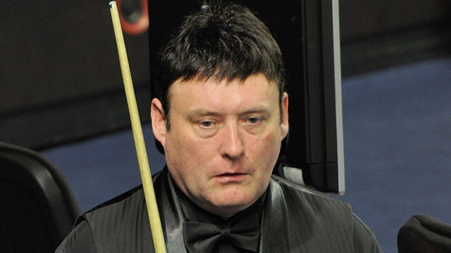 Leżeliśmy tak z przeszklonymi oczami, łyżki, sreberka kamyczki walały się wszędzie. I mieliśmy to w de - Jimmy White, legenda snookera, w swojej autobiografii postanowił być szczery do bólu. Flirtowaliśmy ze śmiercią i mieliśmy to w de - podkreśla White.