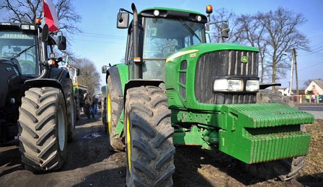 Prywatna firma od nowego roku zacznie dostarczać krajowe i zagraniczne przesyłki oraz paczki wysyłane przez KRUS - pisze Dziennik Gazeta Prawna.