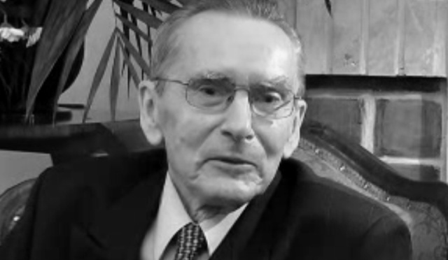 Polska nauka straciła jeden ze swoich największych autorytetów - tak profesora Janusza Sławińskiego żegnają pracownicy Instytutu Książki. Profesor zmarł w wieku 80 lat.