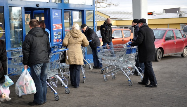 Polski handel detaliczny spadł o blisko dwa procent we wrześniu w ujęciu rocznym. To drugi najgorszy wynik w całej Unii Europejskiej, zaraz po Finlandii.