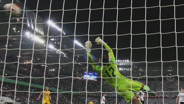 W czwartej kolejce grupy L Ligi Europy Legia Warszawa wygrała z Metalistem Charków 2:1.