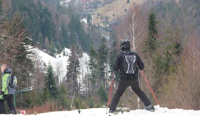 Alpy, Pireneje oraz po południowa strona Sudetów i Tatr - tam najchętniej Polacy spędzą najbliższy sezon narciarski.