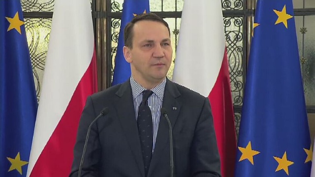 Okazuje się, że Jarosław Kaczyński nie potrafi nie tylko przegrywać, ale i wygrywać wyborów - mówi marszałek Sejmu Radosław Sikorski.