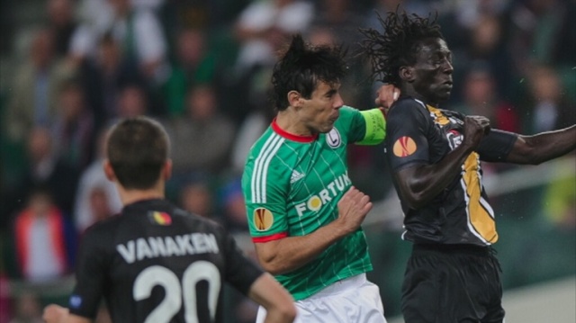 Mistrz Polski warszawska Legia w piątej kolejce rozgrywek Ligi Europy przegrała na wyjeździe z KSC Lokeren 1:0.