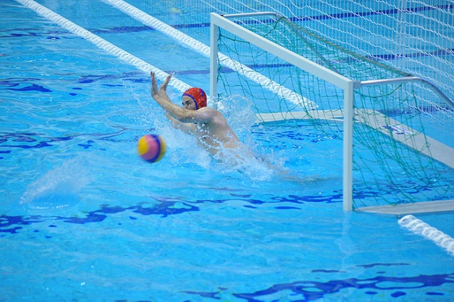 Polscy piłkarze wodni od zwycięstwa rozpoczęli występy w turnieju Floating Arena Cup 2014 w Szczecinie. W inauguracyjnym meczu biało-czerwoni wygrali z Czechami 15:5.